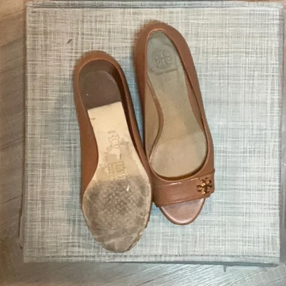 Tory burch sally
Leather Wedge Pump - Picture 2 of 3